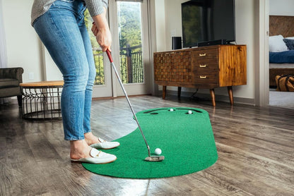 Par Three Golf Putting Green